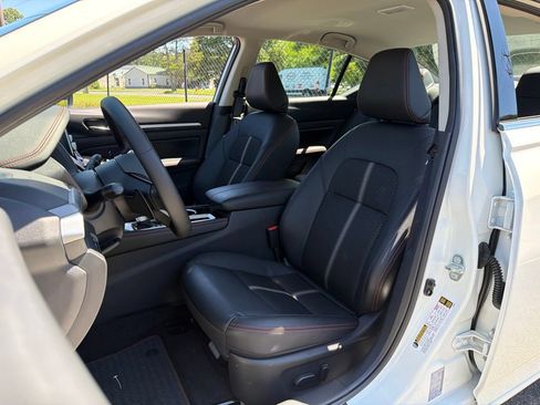 Certified 2025 Nissan Altima 2.5 SR FWD image 17