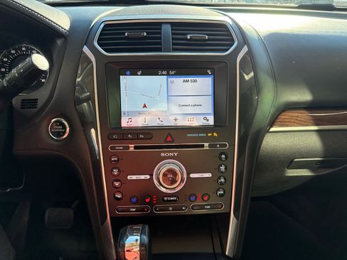 Used 2017 Ford Explorer Platinum image 15