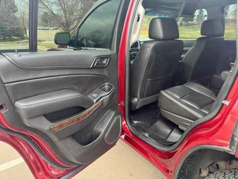 Used 2019 Chevrolet Tahoe LT w/ LT Signature Package AWD/4WD image 9