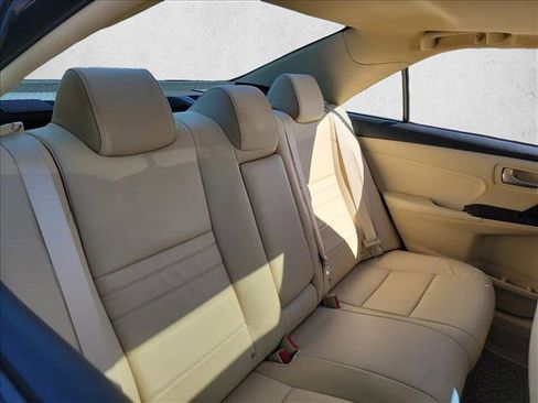 Used 2015 Toyota Camry XLE image 16