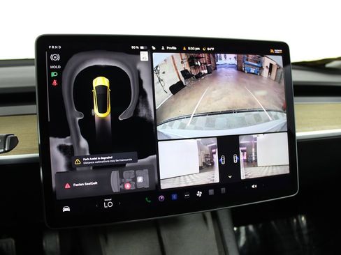 Used 2023 Tesla Model 3 Standard Range image 19