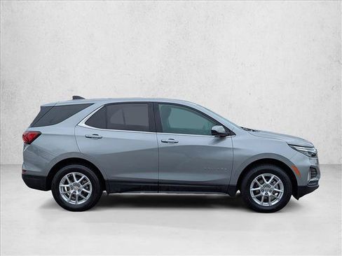 Used 2024 Chevrolet Equinox LT AWD/4WD image 4