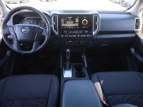 Used 2025 Nissan Frontier SV w/ SV Convenience Package image 20