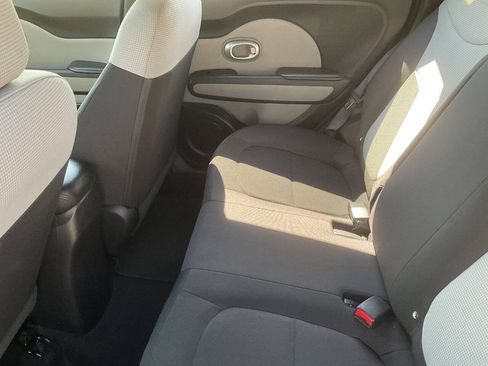 Used 2016 Kia Soul w/ Convenience Package FWD image 12