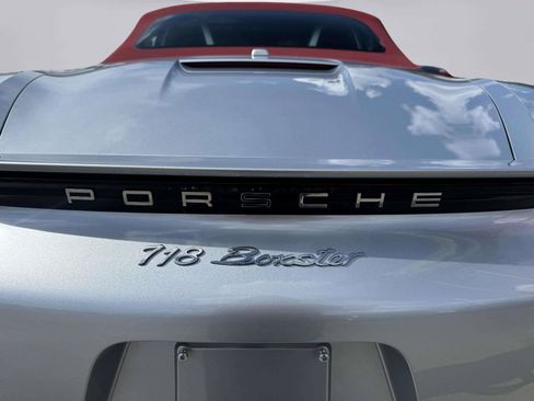 Used 2018 Porsche 718 Boxster RWD image 15