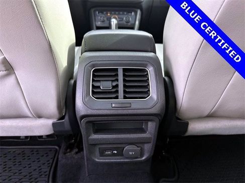 Used 2018 Volkswagen Tiguan SE w/ Panoramic Sunroof Package image 11