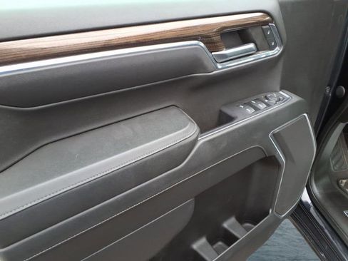 Used 2024 Chevrolet Silverado 1500 LT image 12