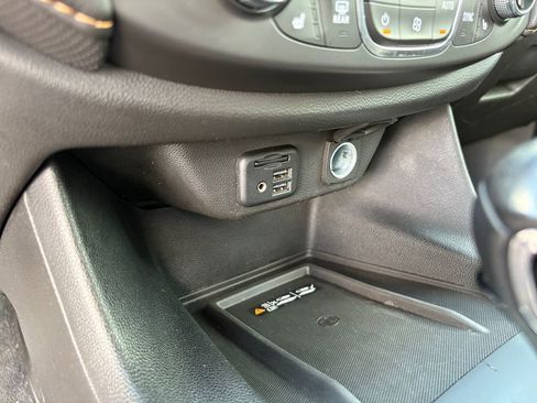 Used 2021 Chevrolet Traverse Premier w/ Redline Edition image 4