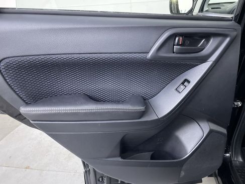Used 2018 Subaru Forester 2.5i AWD/4WD image 18
