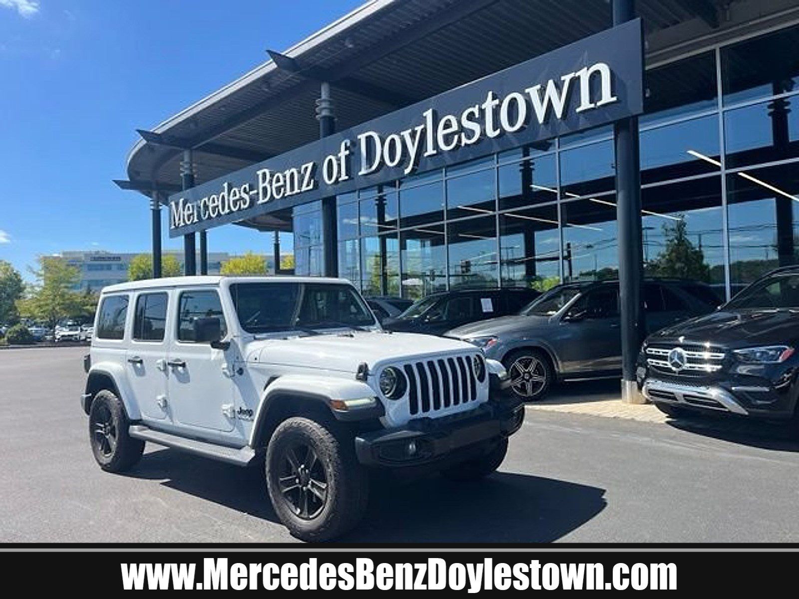 Used 2021 Jeep Wrangler Unlimited Sahara AWD/4WD image 1