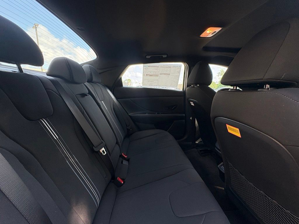 New 2026 Hyundai Elantra SEL Sport Premium FWD image 18