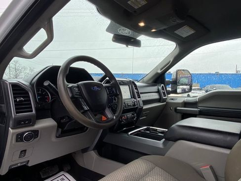 Used 2019 Ford F250 XLT w/ XLT Premium Package image 10
