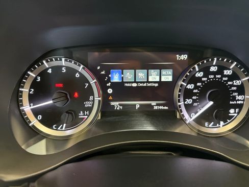 Used 2023 Toyota Highlander XLE AWD/4WD image 14