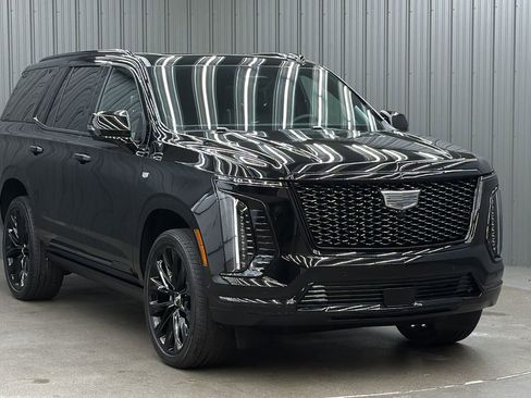 Used 2026 Cadillac Escalade Platinum Sport w/ LPO, ONYX Package image 7