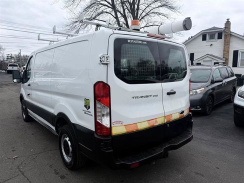 Used 2016 Ford Transit 250 130 Low Roof RWD image 4