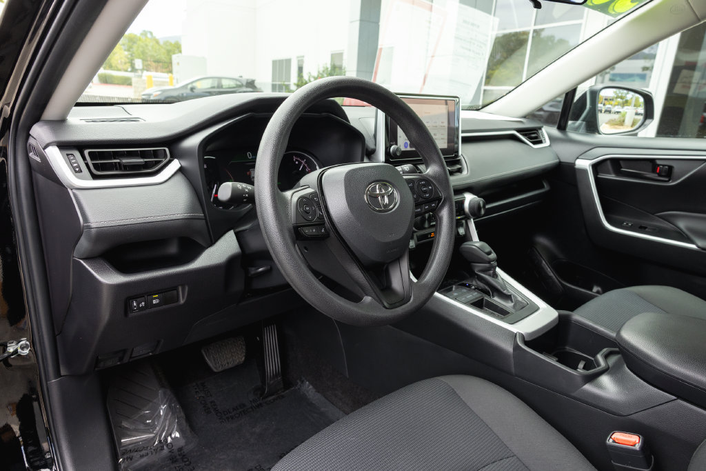 Certified 2025 Toyota RAV4 LE FWD image 10