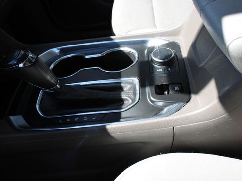 Used 2020 Chevrolet Traverse LT w/ Driver Confidence II Package image 40