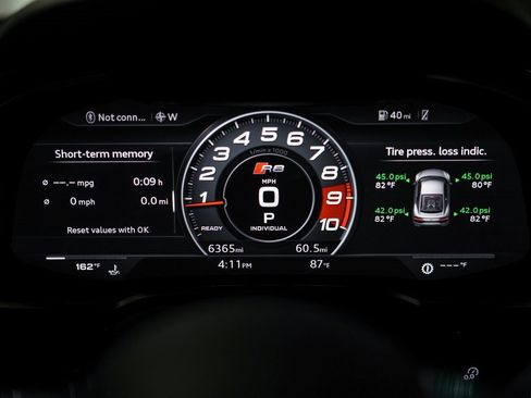 Used 2018 Audi R8 V10 plus w/ Full Leather Package image 32