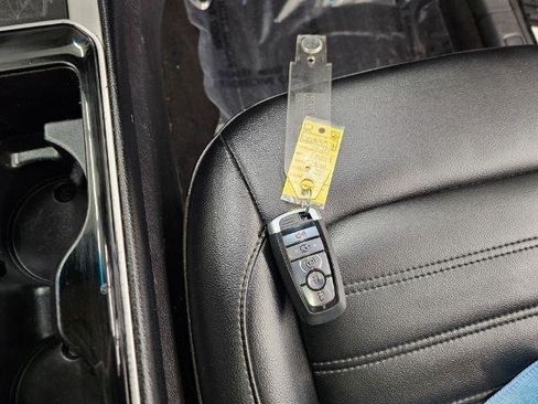 Used 2019 Ford Edge SEL w/ Equipment Group 201A image 24