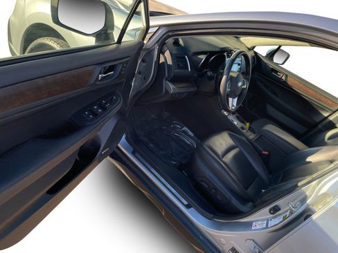 Used 2015 Subaru Outback 2.5i Limited image 2