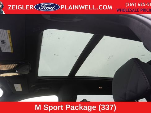Used 2024 BMW X7 xDrive40i w/ M Sport Package image 2