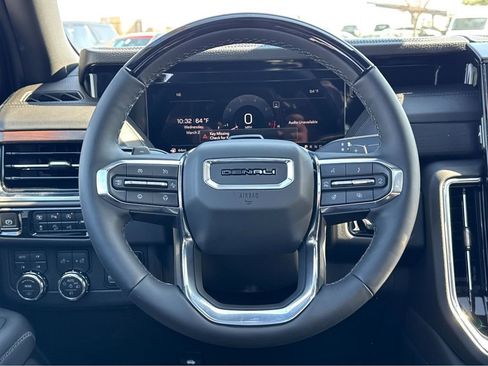 New 2026 GMC Yukon Denali w/ Denali Reserve Package AWD/4WD image 17