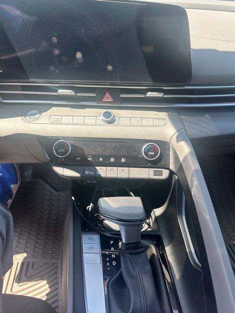 Certified 2024 Hyundai Elantra SEL FWD image 8
