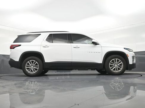 Used 2023 Chevrolet Traverse LT FWD image 28