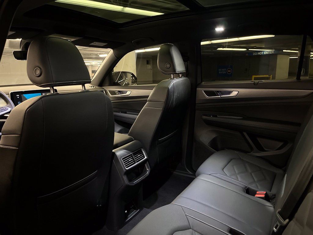 Used 2026 Volkswagen Atlas Cross Sport SE w/ Panoramic Sunroof Package AWD/4WD image 24