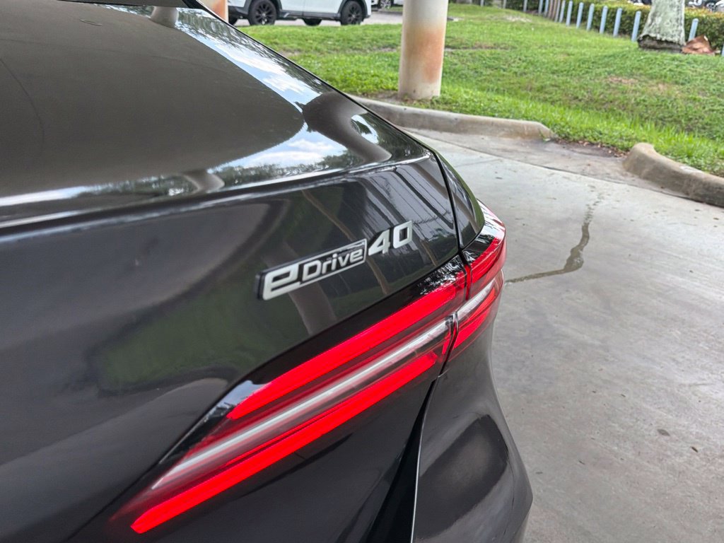 Used 2024 BMW i5 eDrive40i w/ Premium Package RWD image 20