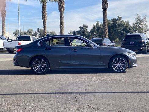 Used 2019 BMW 330i xDrive 330i xDrive w/ Premium Package image 4