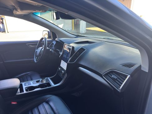 Used 2024 Ford Edge SEL image 16