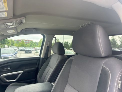 Used 2021 Nissan Titan SV w/ SV Convenience Package AWD/4WD image 13