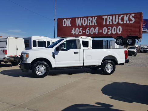 Used 2022 Ford F250 XL w/ Power Equipment Group image 2