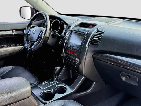 Used 2012 Kia Sorento SX w/ SX Premium Pkg FWD image 4