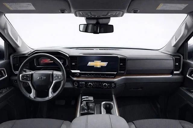 Used 2024 Chevrolet Silverado 1500 RST AWD/4WD image 20