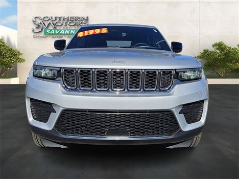 Certified 2025 Jeep Grand Cherokee Laredo X w/ Luxury Tech Group I image 8