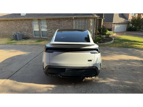Used 2026 Tesla Model Y Performance AWD/4WD image 5