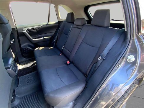 Used 2022 Toyota RAV4 LE AWD/4WD image 21