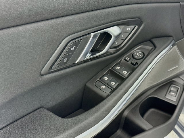 New 2026 BMW 330i xDrive Sedan w/ Premium Package AWD/4WD image 18