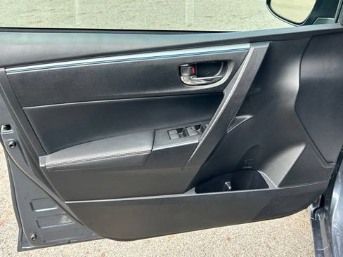 Used 2015 Toyota Corolla LE Premium FWD image 18