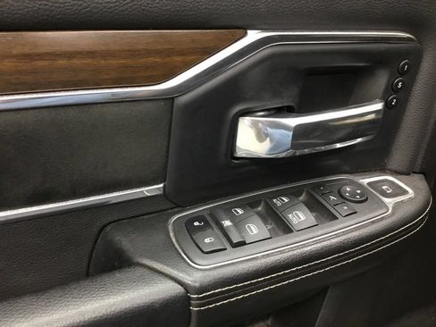 Used 2022 RAM 2500 Laramie AWD/4WD image 7