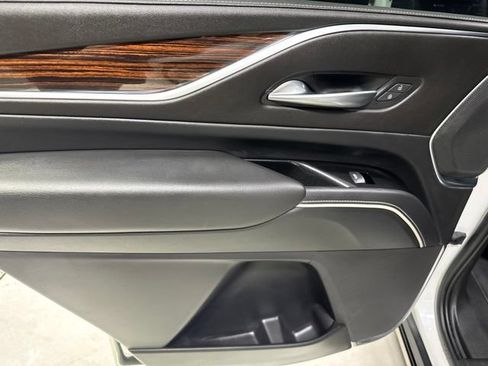 Used 2023 Cadillac Escalade Premium Luxury AWD/4WD image 24