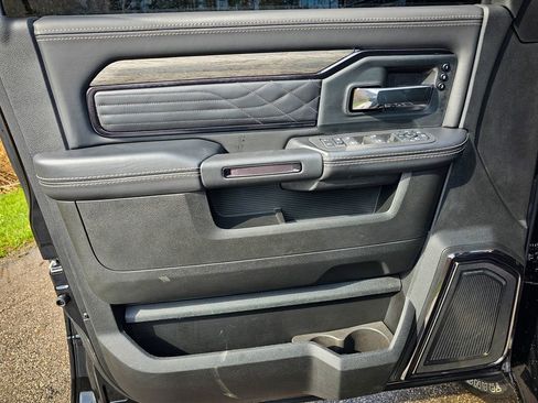 Certified 2025 RAM 2500 Limited AWD/4WD image 9