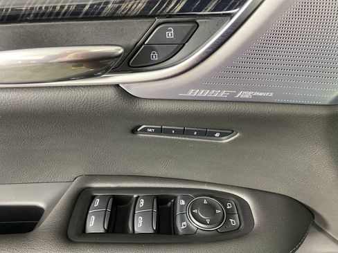 Used 2025 Cadillac XT6 Premium Luxury image 24