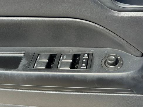 Used 2012 Jeep Compass Latitude FWD image 26