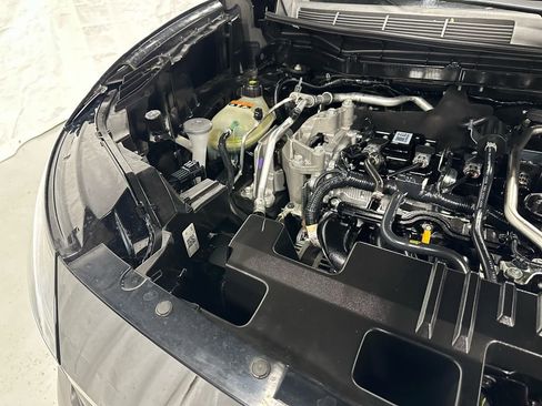 Used 2025 Nissan Kicks SV AWD/4WD image 59