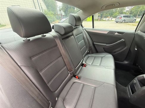 Used 2018 Volkswagen Jetta SE FWD image 24