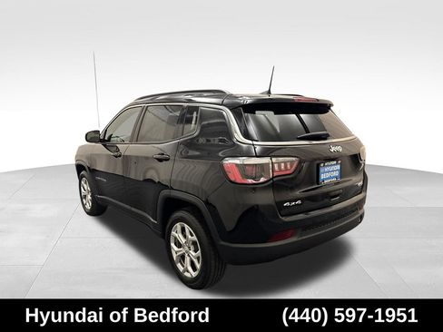 Used 2024 Jeep Compass Latitude AWD/4WD image 8