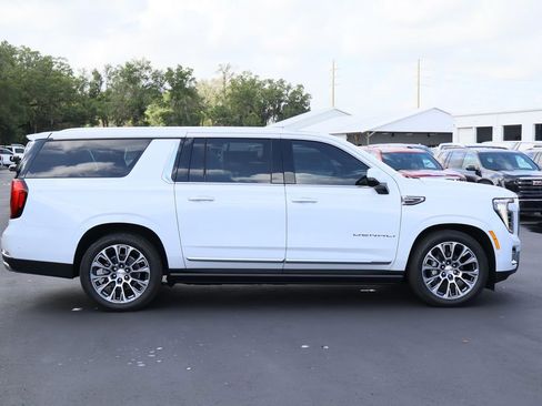 Used 2026 GMC Yukon XL Denali w/ Denali Reserve Package RWD image 10